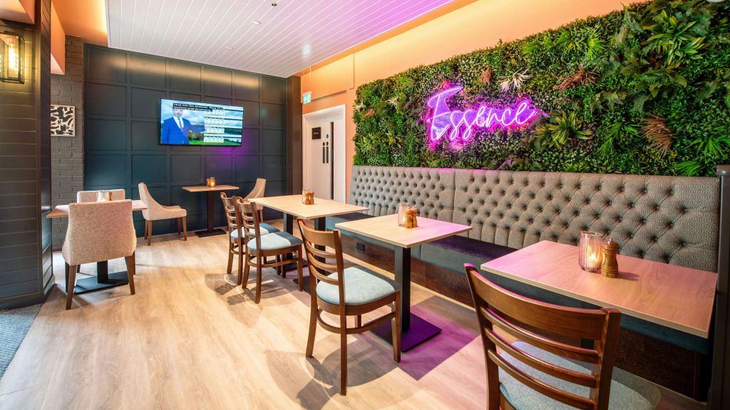 Tiverton Hotel Lounge & Venue