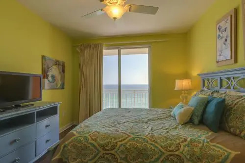 Splash Resort 907W