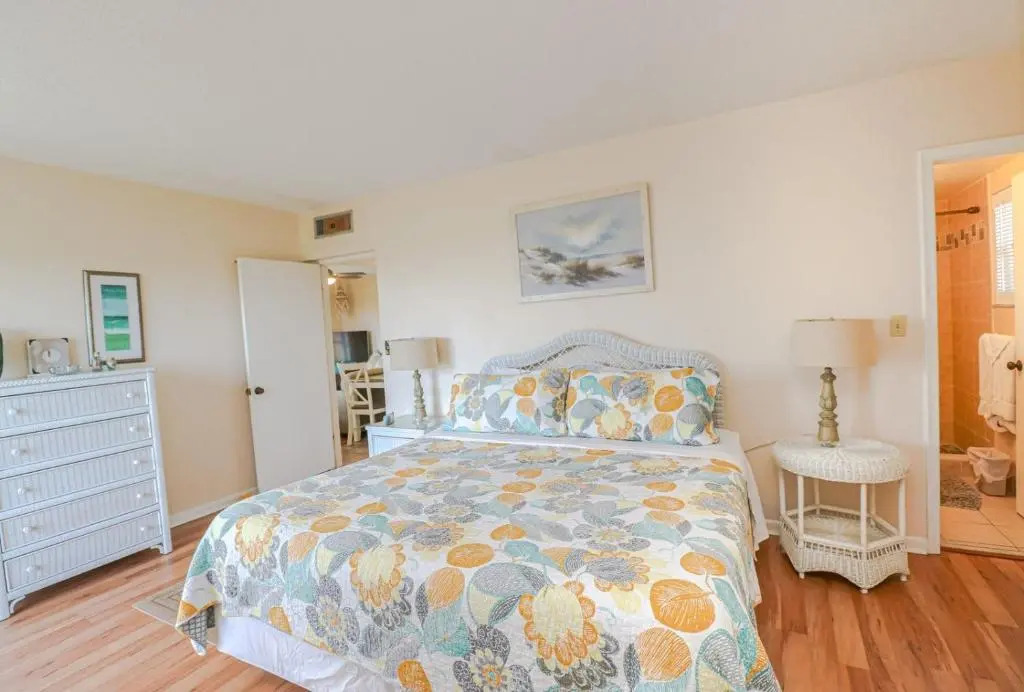 Creston House 1C