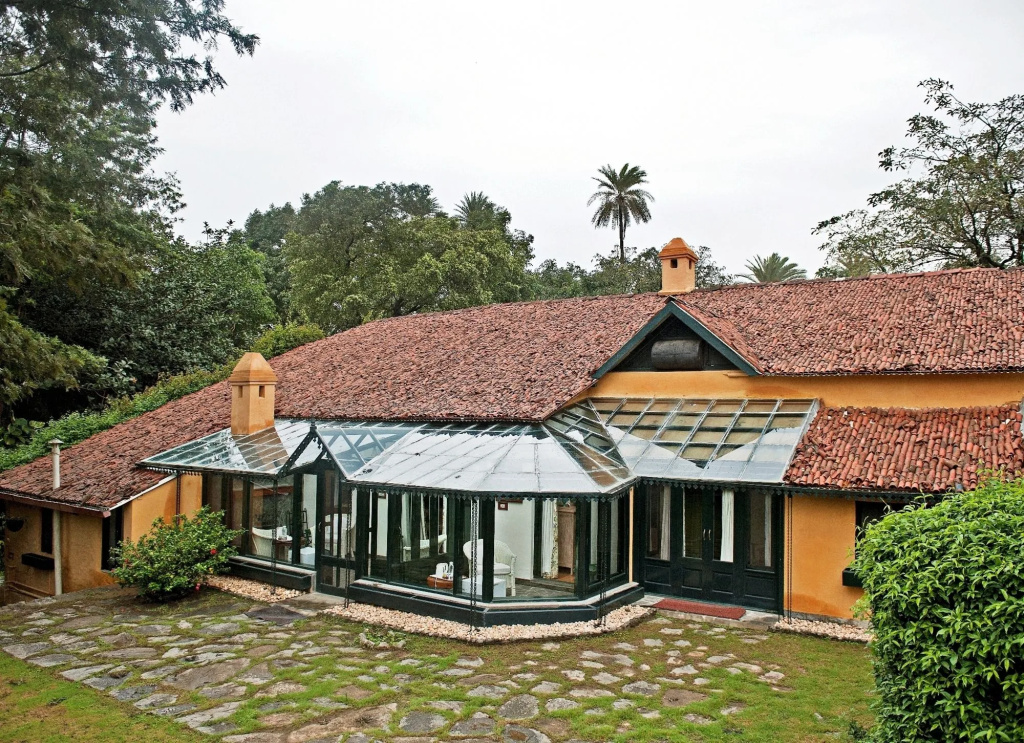 WelcomHeritage Connaught House