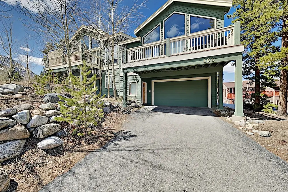 106 Teller Street Duplex 3 Bedrooms 2.5 Bathrooms Duplex