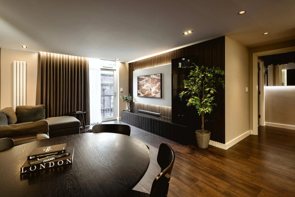 The Acacia, Luxury with Private Balcony + Parking