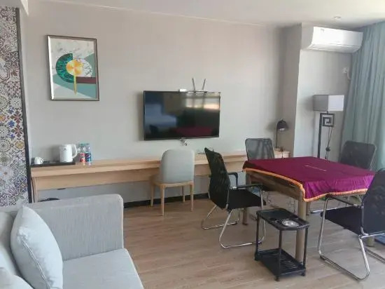 Danzhou Guanlan Shangpin International Hotel