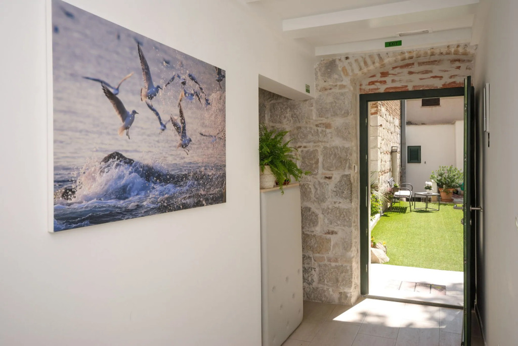 Lanterna Rooms
