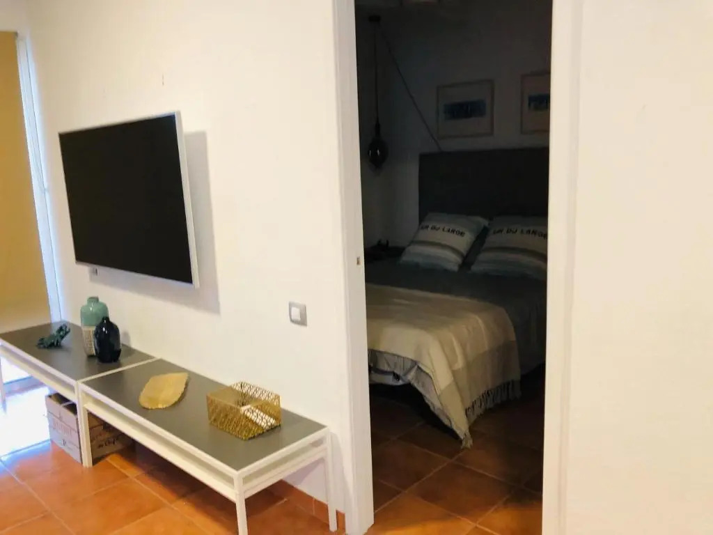 5 min walk from Yumbo! 128