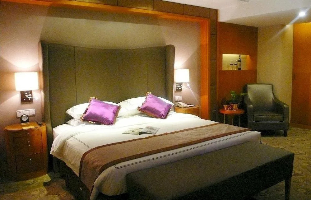 Bayside Plaza Hotel