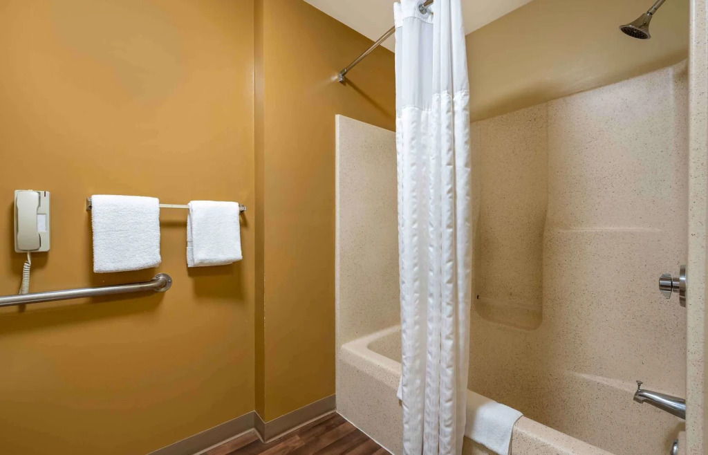 MainStay Suites Columbus North - Worthington