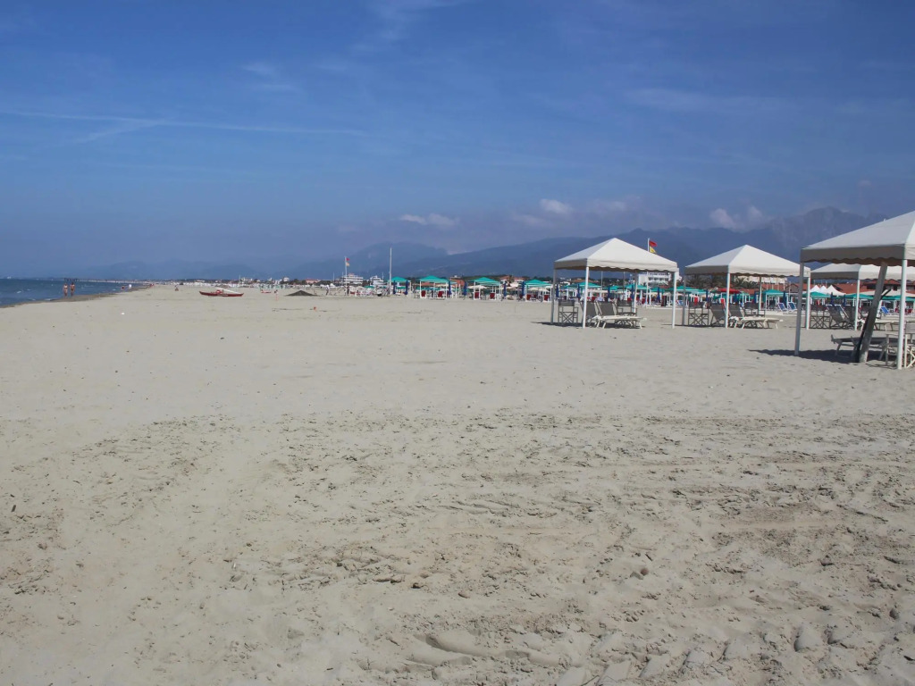 Holiday House in Versilia with Pool & Beaches