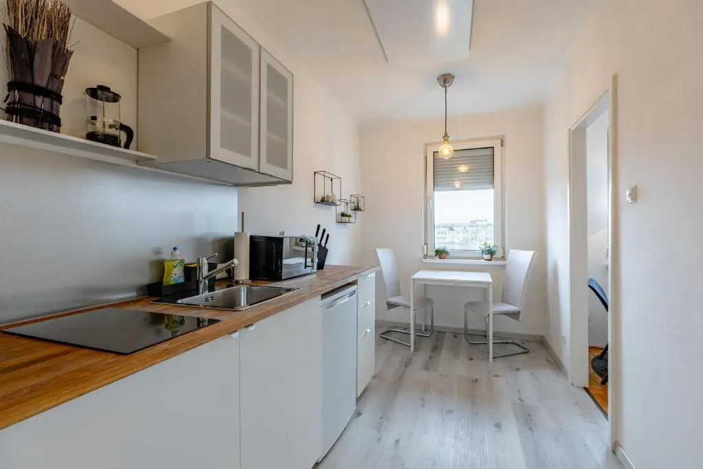 New with a View - Modern Studio
