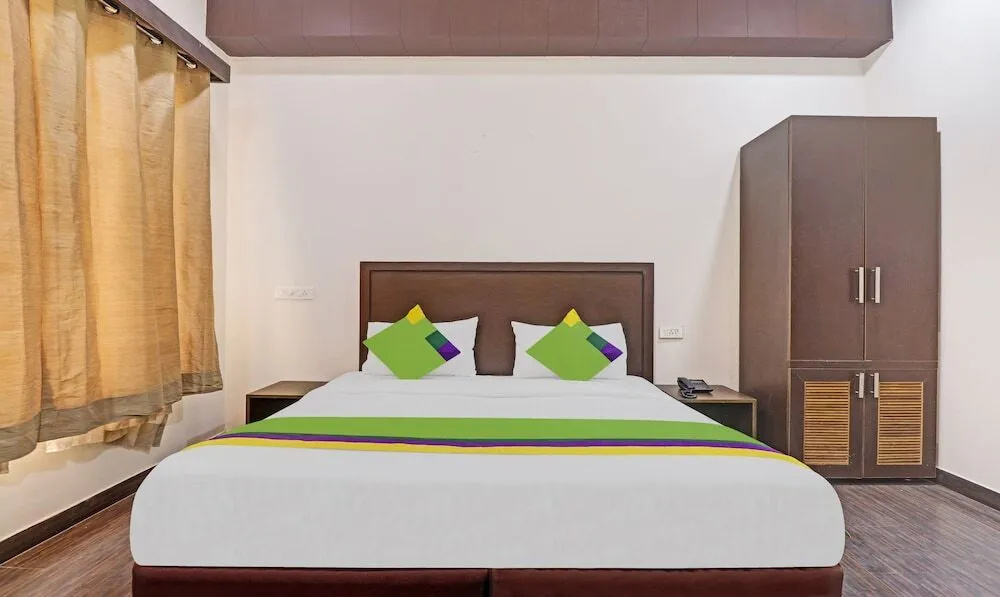 Treebo Trend Hotel Happy Feet
