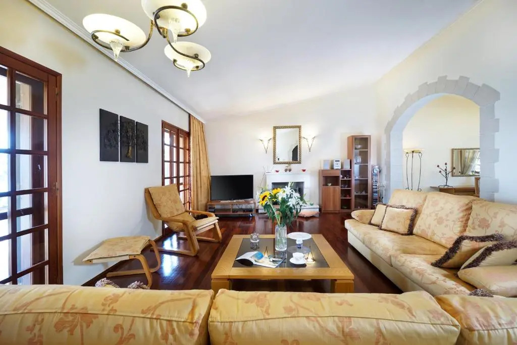 Villa Thealassa - Hanging Over the Sea by etouri