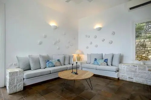 Apeiron II Villa