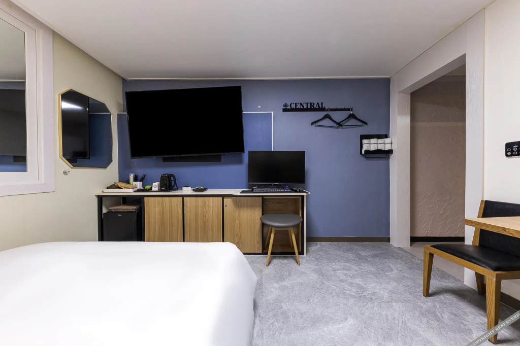 Hotel If
