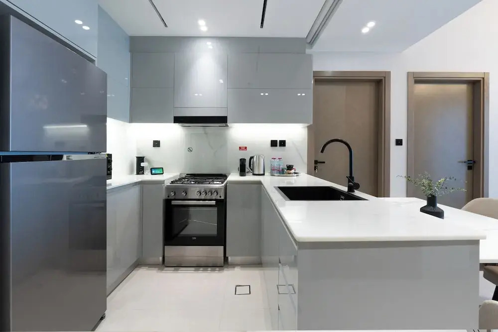 Luxurious 2-BR Oasis Steps Burj Khalifa