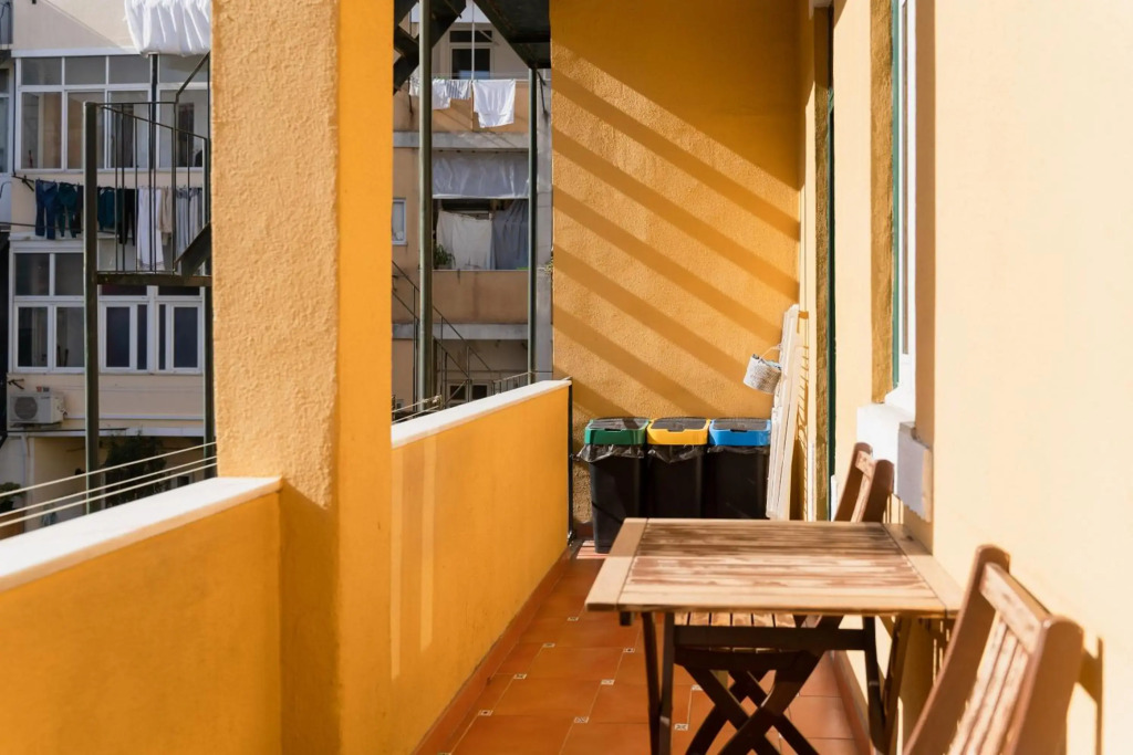 Luxury & Sunny Apartment in Arroios with AC and Fast Wi-Fi
