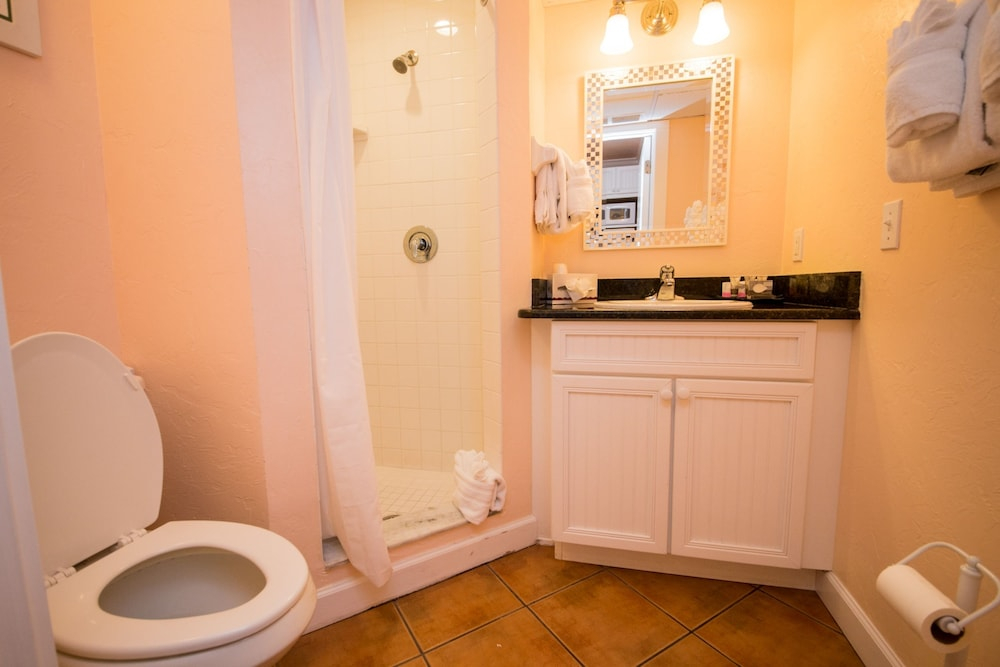Tropic Isle At Anna Maria Island Inn