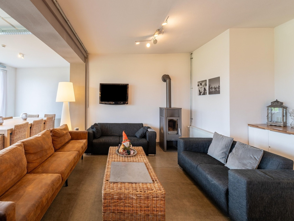 Spacious Group Stay in Teuge With Garden