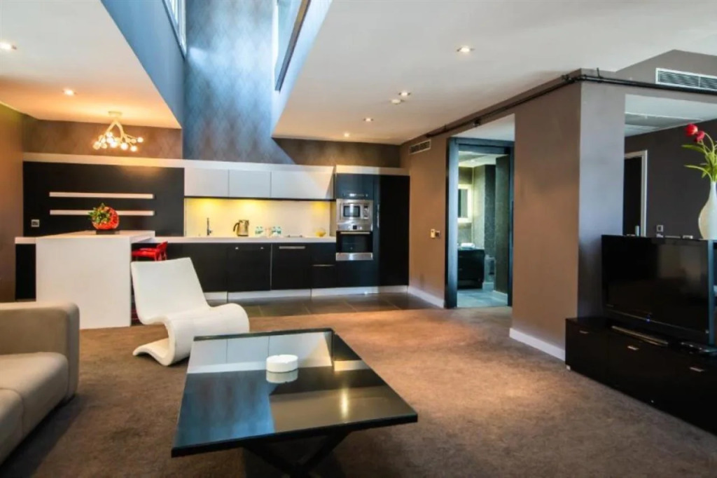 Vernazza Suites