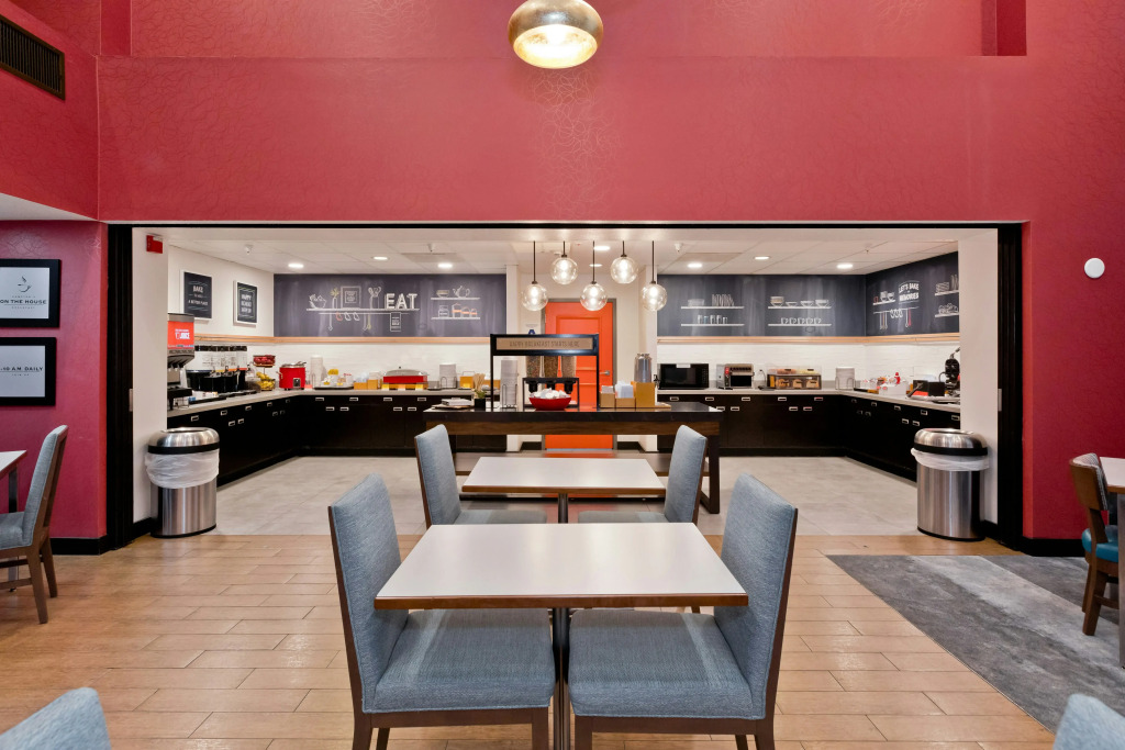 Hampton Inn & Suites Palm Desert