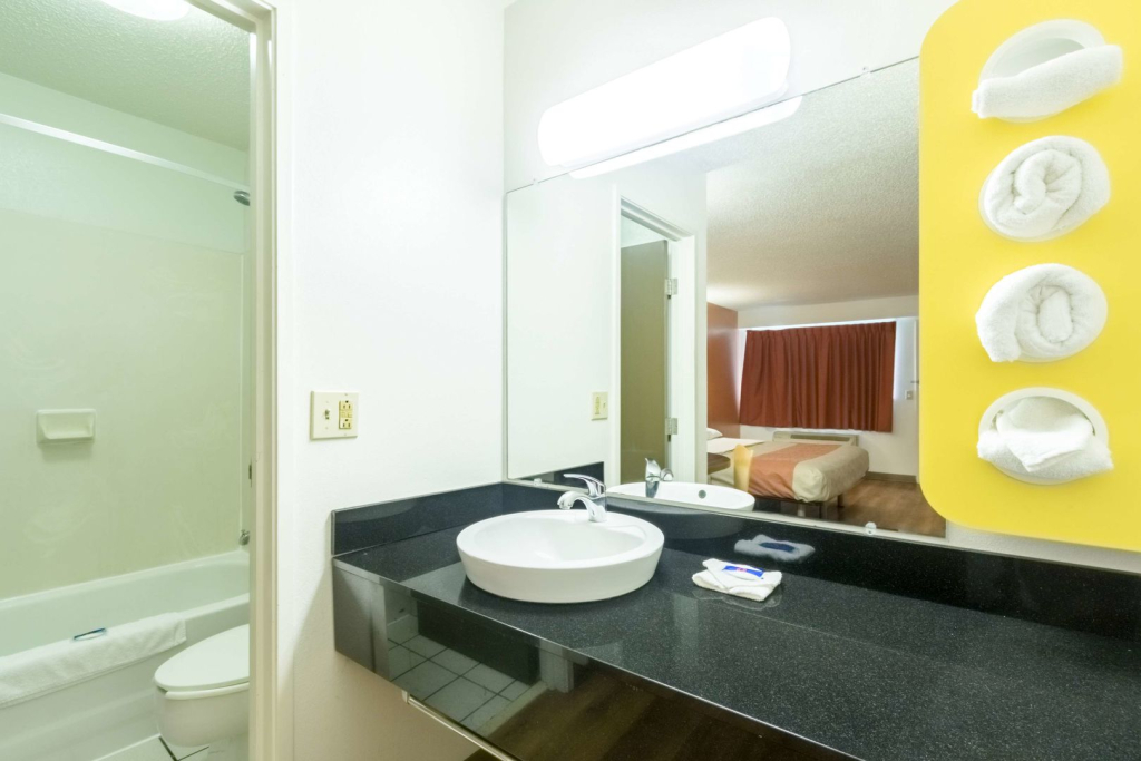 Motel 6-Crawfordsville, IN