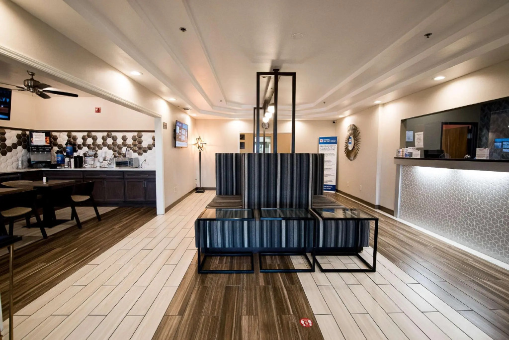 SureStay Plus Hotel by Best Western Topeka