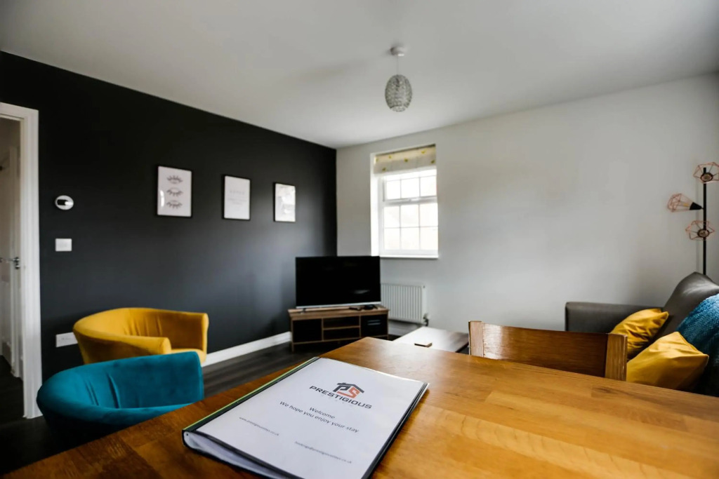 STALDON COURT - A 2 Bedroom Apartment by Prestigious Stays - Includes Wifi, Netflix & Amazon Alexa