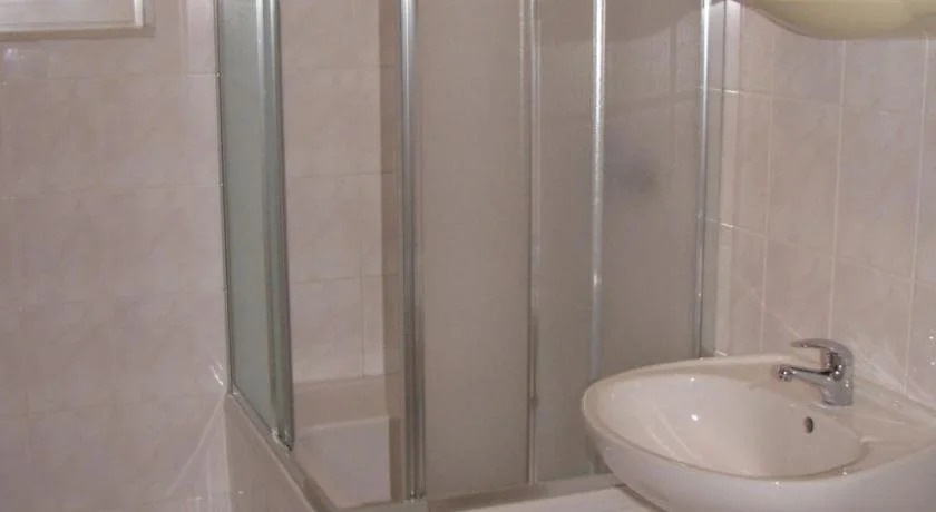 Apartments & Rooms Pierino