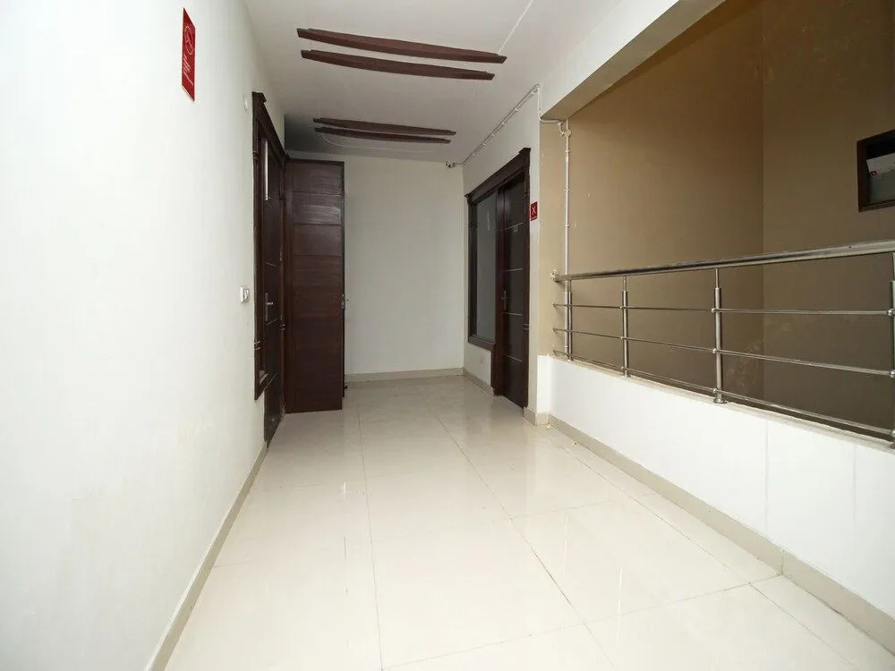 OYO 8500 Sunrise Cave