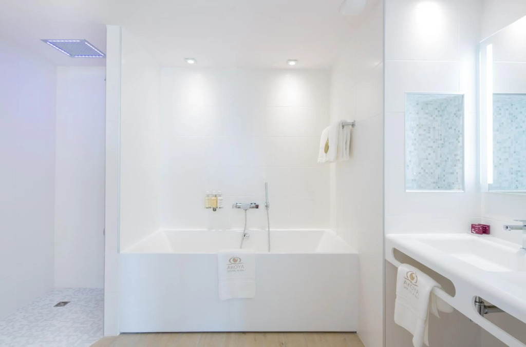 Akoya Hotel & Spa