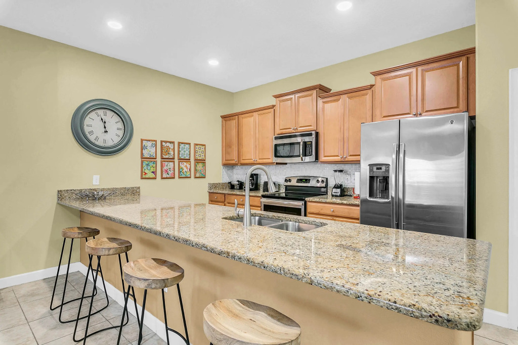 4 Bd 3 Ba Storey Lake 3150 Pp