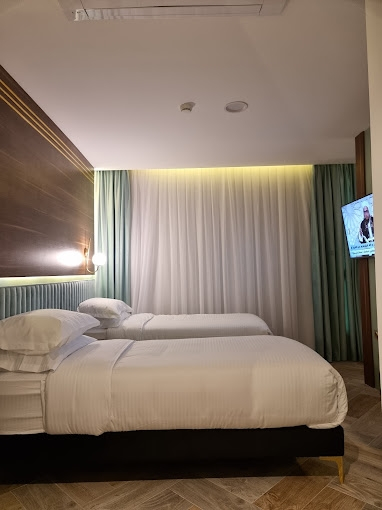 Akid Lotfi En Face Hôtel Méridienne Oran