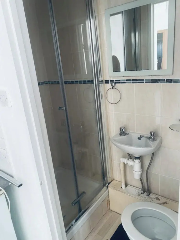 Cozy Studio Retreat in Mitcham
