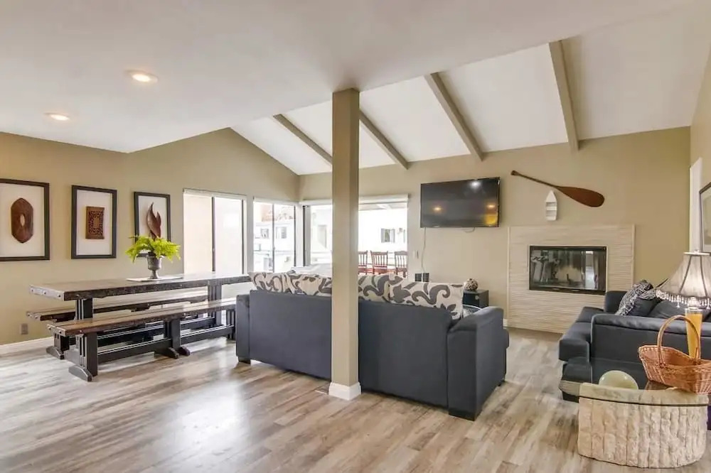 Beach Style 1 - 4 Br Townhouse