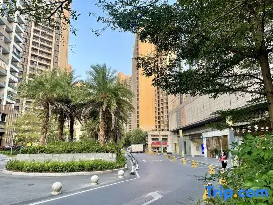 Monsoon Select Apartment (Zhongshan Poly Plaza)
