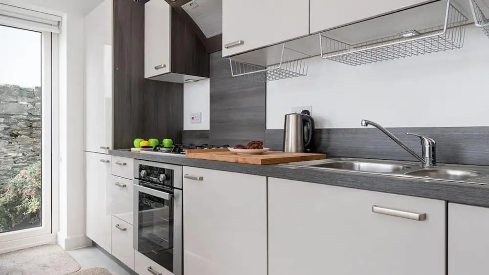 Modern Apartment in Deganwy With Parking