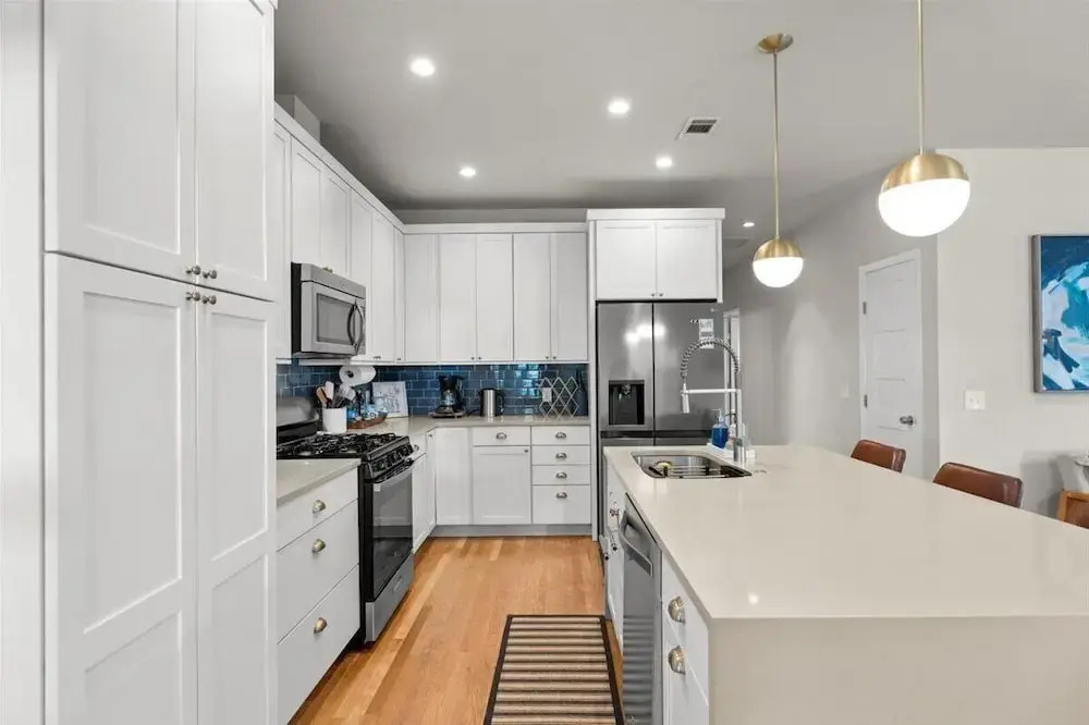 Spacious 3BR w Parking Pet Friendly