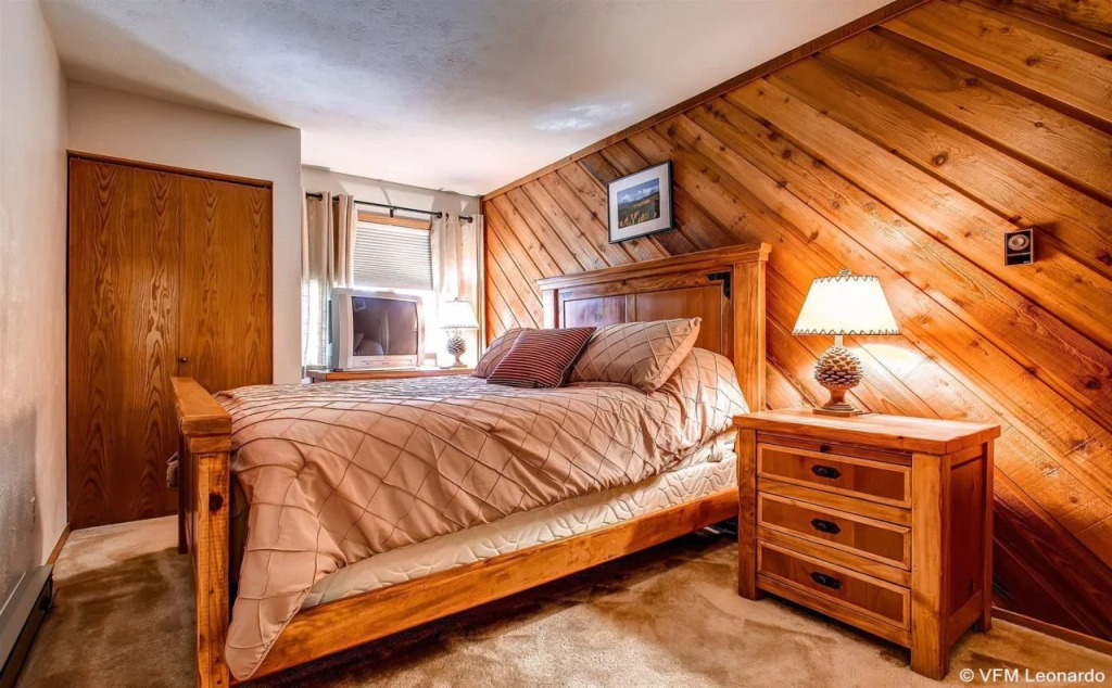 Cimarron Bear Condo: Fantastic Location, Sleeps 8