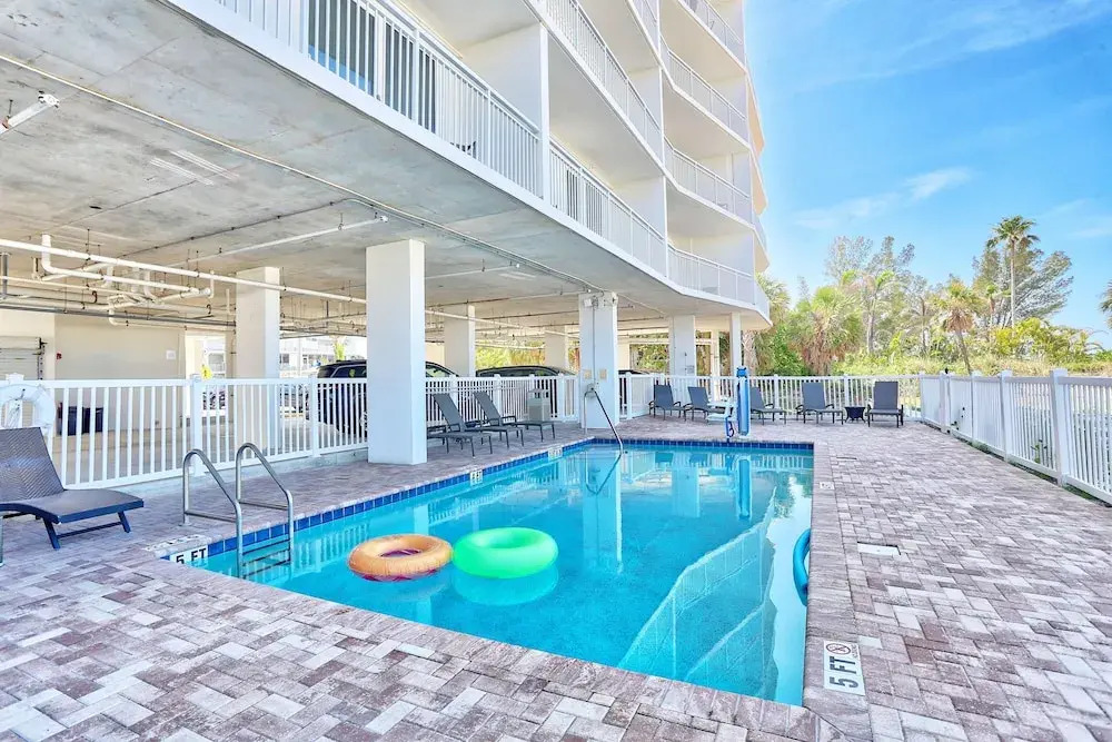 Oceana 203 West