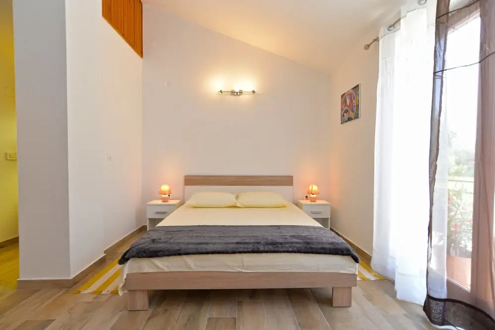 Apartment 1674