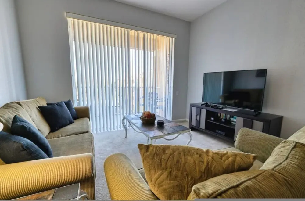 3 Bed Windsor Hills Condo Kids Themed Room Balcony