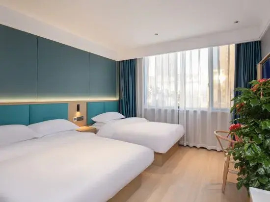 Qingmu Hotel (Nanjing Tanqiao Commercial Street Kening Road Subway Station Branch)