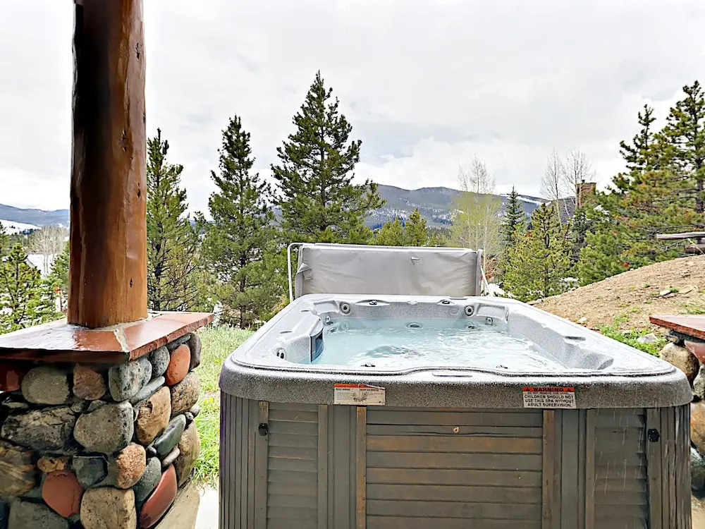 4br Log  W/ Hot Tub, Sauna & Chef's Kitchen 4 Bedroom Home