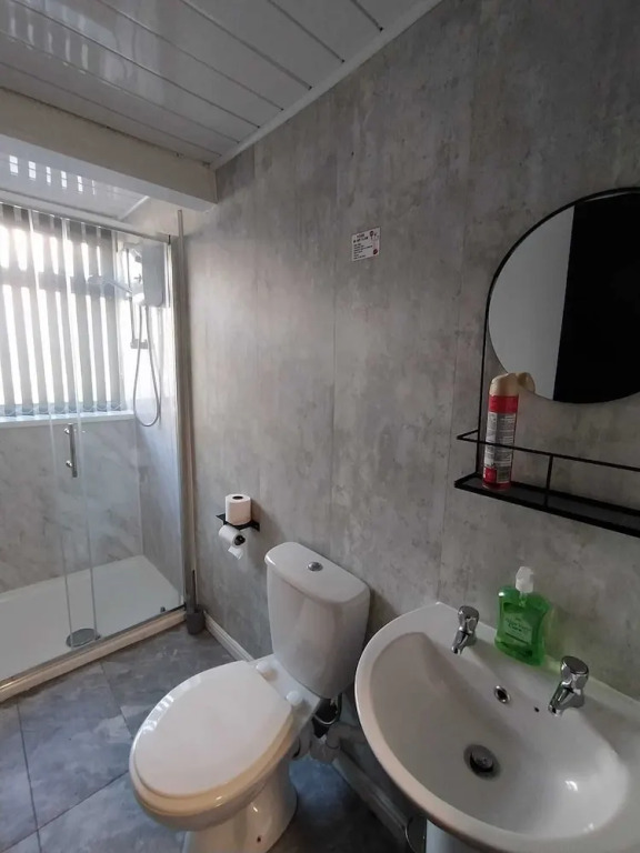 Black Ocean Holiday Apartments
