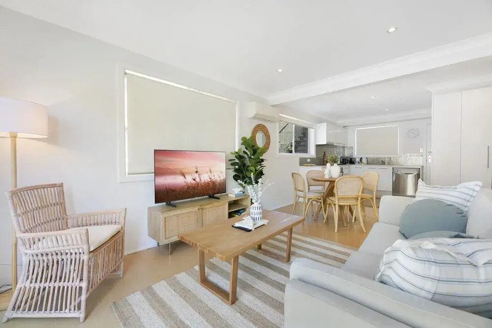 Ground Floor 2-bed Mermaid Beach Pad With Parking