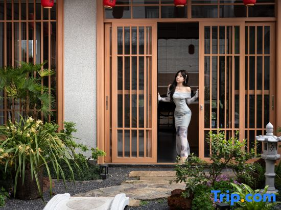Mangshi Guijing Homestay (Dai Ethnic Ancient Town)