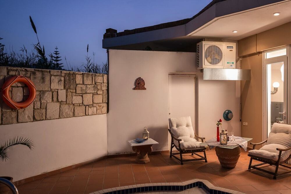 Villa Joy Mare - Seaside Escape with Private Pool