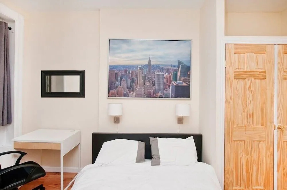 Upscale Newly Renovated 2 BR on Midtown East
