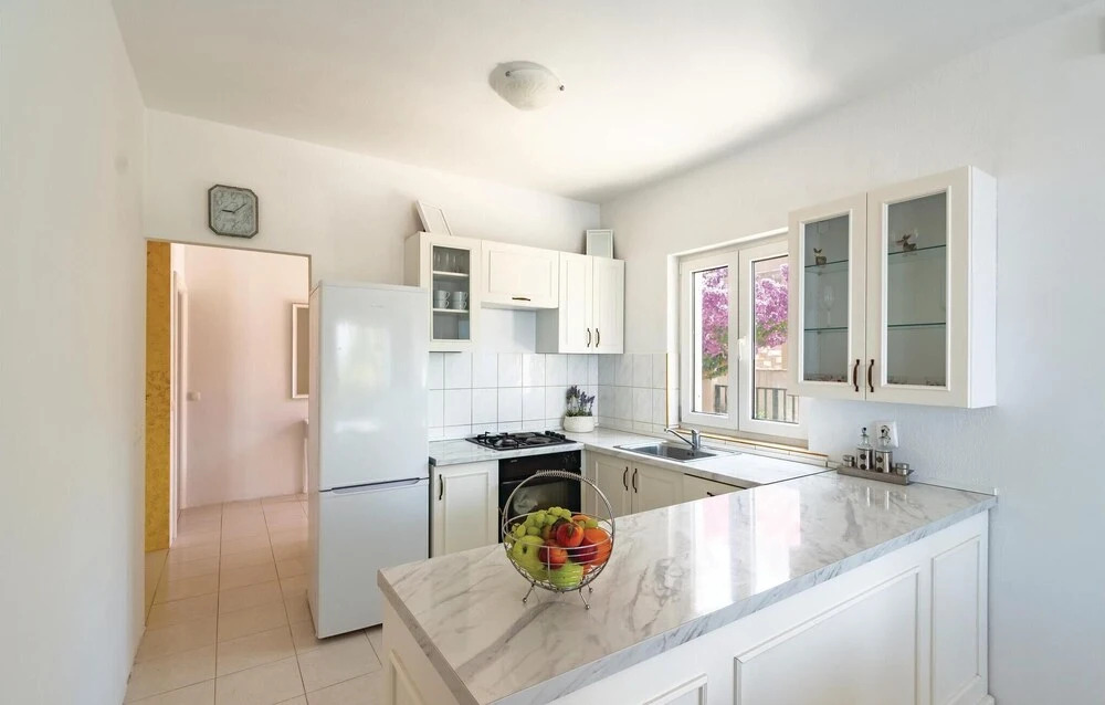 4 Bedroom Gorgeous Home In Blato