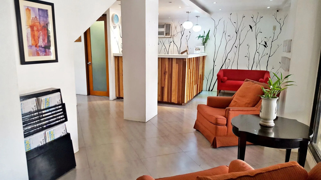 Royale Parc Inn & Suites