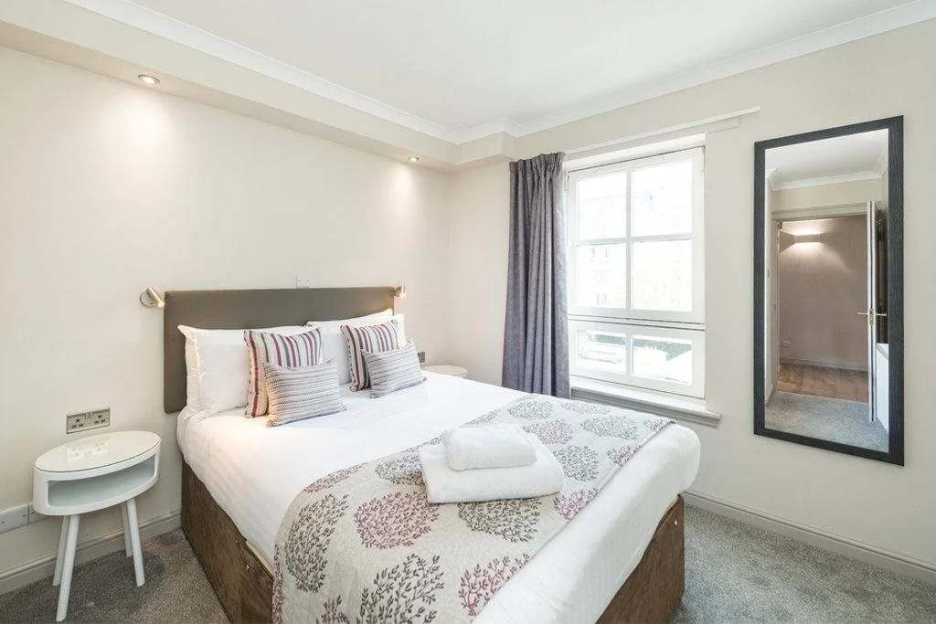 PREMIER SUITES Edinburgh Fountain Court